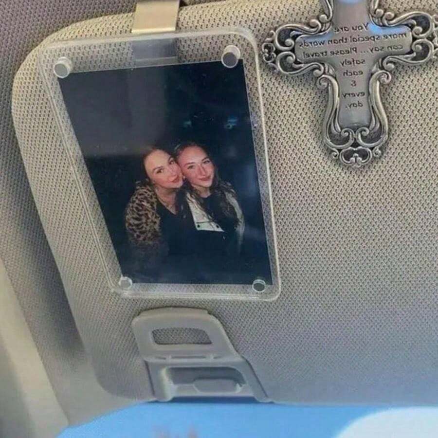 New Universal Acrylic Magnetic Photo Clip Accessories, Refrigerator Magnetic Stickers, Transparent Magnetic Instant Camera Photo Frame, Car Rearview Mirror Photo Clip, Personalized DIY Car Decoration Photo Frame, Couple Gift, Pet And Family Memorial Photo Frame, Holiday Gift, Multiple Sizes Available - Rectangle - View 1