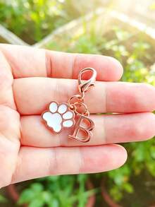 A-Z Cute Cat Paw English Letter Keychain, Pet Style Paw Print Initial Bag Charm DIY Pendant Accessory, Suitable For Backpack Hanging Decoration, Daily Bag Decoration, Holiday Party Gift, Back To School Gift, Women's Keychain, Car Keychain, Keychain Making Material, Men's Keychain, Backpack Pendant Keychain, Keychain, Keychain Pendant, Keychain Coin Purse, Bulk Keychain, Keychain Set, Keychain Accessory - Multicolor - View 3