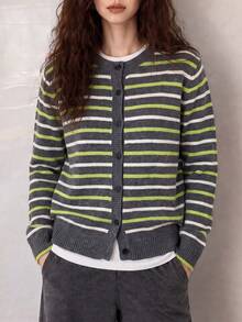 Cardigan Rajut Leher Bulat Desain Garis Minimalis Kasual Musim Gugur/Dingin untuk Wanita - Grey - View 3