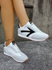 Sepatu Sneakers Kasual Wanita, Sepatu Jalan Bertali - Putih - View 2