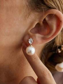 Fashion Asymmetrical Earrings, 14K Gold Plated, Hypoallergenic Material, Suitable For Women's Daily Wear, Can Be Used As Bridal Accessories - Gold - View 3