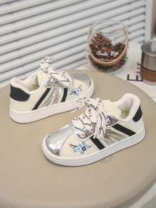 1 Pair New Embroidered Girls' Parent-Child Sneakers, Fashionable Versatile Casual Shoes With Floral Pattern, Suitable For Travel, Outdoor, Gatherings - Silver - View 5