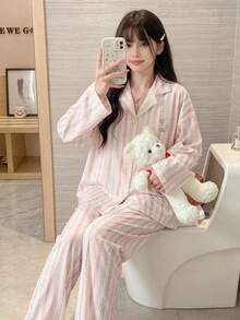 女士两件套睡衣，条纹动物纹印花翻领上衣，舒适休闲长裤，适合所有季节 - 彩色 - 查看 1