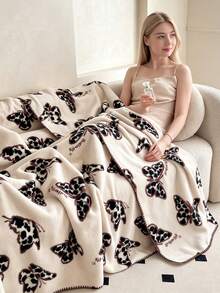 1pc Milk Velvet Blanket, Shell Triangle Stitch Craft, Geometric Pattern Blanket, Warm Soft Comfortable Blanket For Home Decor, Suitable For Bed, Sofa, Office, Room Decoration, Dorm, Machine Washable, Suitable For All Seasons - Black and White - View 10