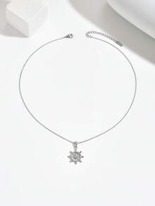 1pc Exquisite Elegant Ship Wheel Rhinestone Collarbone Necklace For Women, Luxury 18K Gold Nautical Style Ship Wheel Pendant, Niche Design High-End Stainless Steel Commute Versatile Necklace, Birthday Gift For Girlfriend And Best Friend - Necklace - View 4