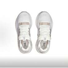 On Running Women Running Shoes - 純白 / 淺沙棕 - 查看 4