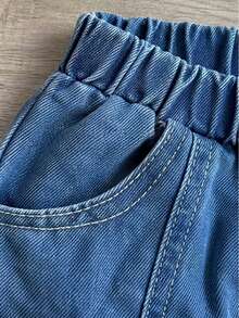 Bộ 2 món cho bé gái màu kem dệt waffle, áo tay dài cổ tròn họa tiết ong 3D và hoa trắng, quần denim phối màu ống đứng mềm washed, trang phục thường ngày - Màu vàng - Xem 7