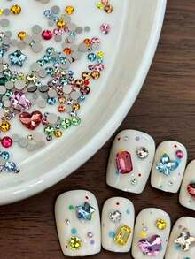 Approx. 8pcs Random Assorted Flat Back Rhinestones, Featuring Heart, Square, Star, Round Shapes, Vibrant Colors, Clear Faceted Sparkling, Various Sizes, Can Be Freely Matched To Create Diverse Exquisite Decorative Effects - Multicolor - View 4