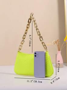 Tas Baguette Akrilik Motif Ular Kuning Fluorescent Cerah dengan Dekorasi Rantai Emas dan Tali Bahu - kuning neon - View 4