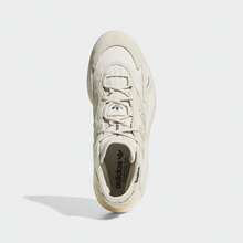 Adidas Sepatu Olahraga Unisex Musim Semi/Gugur, Sepatu Sneaker Kasual Tebal Nyaman untuk Latihan Basket GX0783 - Cokelat bening/putih kekuningan/hitam No. 1 - View 3