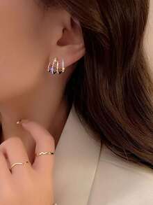 1pc Four-Prong Ear Crawler Earring Encrusted With Rhinestones, Simple & Unique Design For Women. Valentine's Day Accessories - Gold - View 3