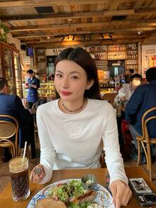 Women's Long Sleeve T-Shirt New Style Base Layer Top, Autumn/Winter Innerwear, Can Be Worn As Outerwear, Design-Focused - White - View 1