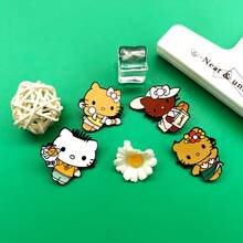 SANRIO 1件可愛卡通三麗鷗胸針，萬聖節與聖誕節金屬徽章，Hello Kitty胸針，柔軟甜美貓咪合金包包飾品針 - 彩色 - 查看 2