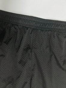 男士夏季運動快乾 3/4 短褲 2-in-1，附內層彈性休閒褲，字母印花，適合跑步與健身 - 黑色 - 查看 3