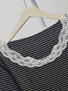 Kaos Bergaris Hitam dengan Hiasan Renda, Desain Slim Fit, Atasan Lengan Panjang untuk Wanita, Awal Musim Gugur - Hitam - View 9