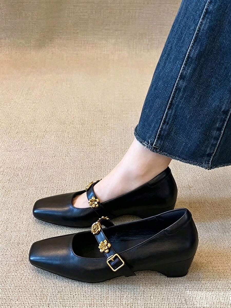 Comfortable Fashion Women's Pointed Toe Chunky Heel Pumps - Black - View 1
