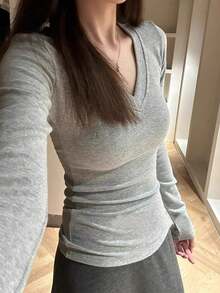 Premium Slim Fit V-Neck Inner Layer Base Top For Women, Korean Style, Versatile Warm Top For Autumn/Winter - Grey - View 2