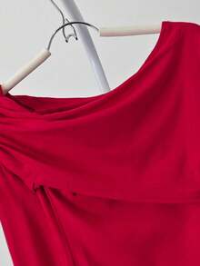 Red Asymmetrical Shoulder Long Sleeve T-Shirt Women Autumn/Winter Slim Fit Inner Layer Sexy Style Hot Girl Base Top - Red - View 9