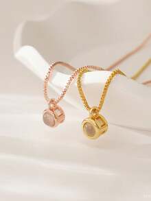 1 buah Kalung Proyeksi Manik Bulat Indah yang Disesuaikan dengan Desain Tersembunyi, Liontin dengan Chip Foto Mikro Terintegrasi untuk Membawa Kenangan Anda, Pengerjaan Berlapis Emas Tahan Lama dan Tahan Pudar, Rantai Kotak Halus Ringan dan Nyaman di Leher, Serbaguna dan Abadi untuk Pemakaian Sehari-hari. Gaya Keseluruhan Minimalis dan Sederhana, Dapat Disesuaikan dengan Gambar Keluarga, Pasangan, atau Hewan Peliharaan, Cocok untuk Hadiah Ulang Tahun dan Hari Ibu. Desain Romantis yang Elegan untuk Selera Khusus. - Gaya 3 - View 7