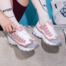 Skechers Sepatu Sneakers Kasual Wanita D'LITES Classic Platform Peningkat Tinggi untuk Perjalanan Sehari-hari, Sepatu Panda, Sepatu Ayah - Merah muda keabu-abuan - View 3