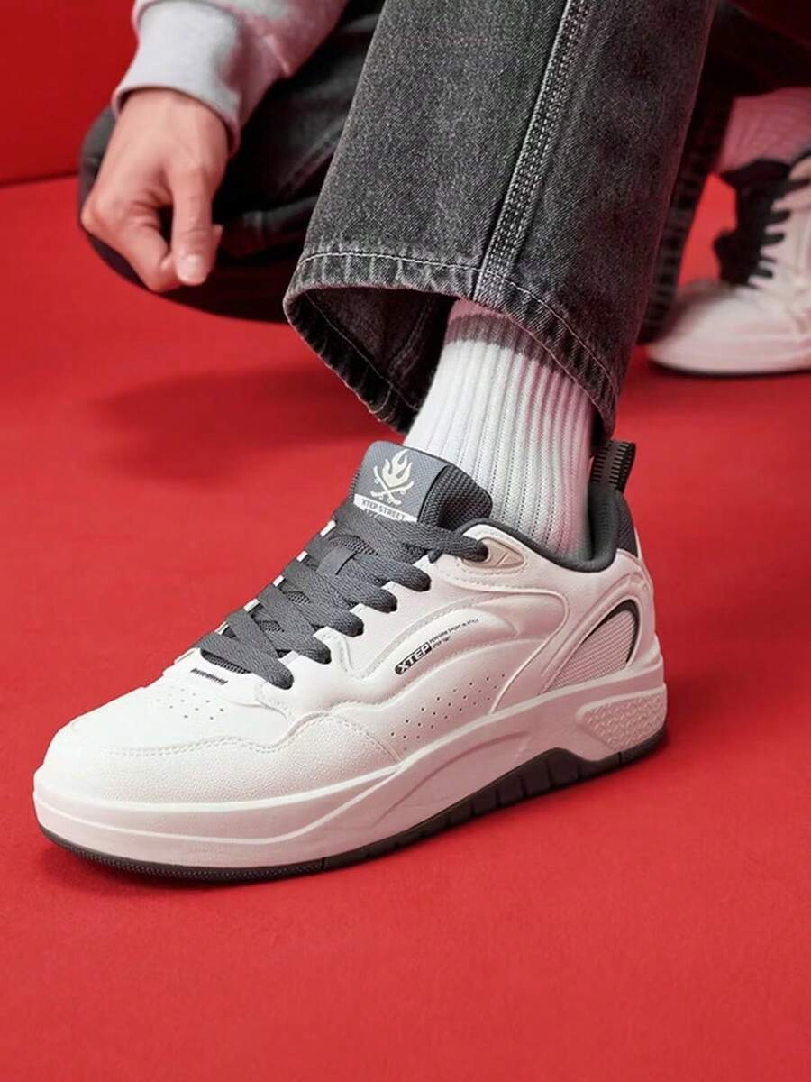 XTEP Qilang Lite Men's Casual Shoes New Versatile Bread Shoes Skate Shoes - White/Gray - View 1