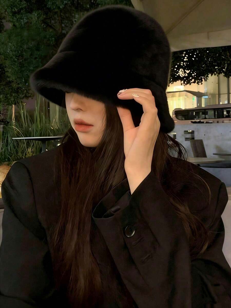 1pc Faux Rabbit Fur Adjustable Bucket Hat For Women, Face-Slimming, Warm, Versatile, Large Head Circumference, White, Plain, Plush, Autumn/Winter - Plush - View 1