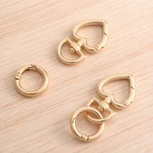 2pcs Heart Keychain Clip, Metal Spring Heart Rings Hook Key Ring Clips For Purse Bag Charms Women's Keychain - Multicolor - View 3
