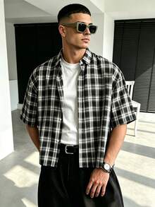 WAIT HIM 男士休闲前扣短袖格子衬衫，夏季 - 黑與白 - 查看 2