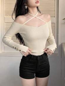2026 女款性感掛脖交叉肩羅紋針織上衣，心形領口露肩修身長袖，金屬鈕扣袖口性感打底衫，春夏秋冬約會通勤穿搭，高彈力直條紋針織修身毛衣，適合18-35歲女性 - 杏色 - 查看 4