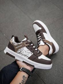 Zapatillas casuales planas con cordones y bloques de color para hombres, zapatos planos de pareja cómodos con estampado de impresión aleatoria y versátil para la calle - blanco marrón - Ver 7