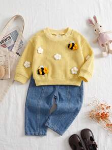 Bộ 2 món cho bé gái màu kem dệt waffle, áo tay dài cổ tròn họa tiết ong 3D và hoa trắng, quần denim phối màu ống đứng mềm washed, trang phục thường ngày - Màu vàng - Xem 1