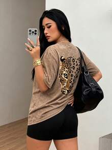 Fashion Women's Round Neck Short Sleeve T-Shirt, Eye-Catching Leopard Print, Comfortable Polyester Fabric - Brown - View 3