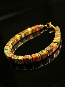 Gelang persegi berwarna turquoise 1 buah ini adalah pilihan tepat untuk dipakai sehari-hari dan juga menjadi hadiah yang indah untuk teman. - Cantik Sekali - View 3