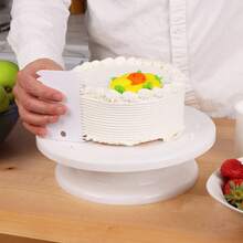 This 6-Piece Cake Decorating Tool Set Includes One Stainless Steel Scraper, One PP Material Scraper And One Cake Turntable. It Is Reusable And Suitable For Making Homemade Desserts, Cakes And More, Making It A Kitchen Essential. - View 5