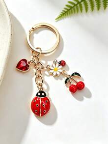 Gantungan Kunci Kumbang, Bunga Daisy, dan Ceri Paduan Logam Motif Tetesan Minyak, Gantungan Tas Lucu, Gantungan Kunci Kumbang Tujuh Titik, Liontin Kombinasi Berlian Imitasi Hati, Bunga Daisy, Ceri, dan Batu Permata, Gantungan Tas Feminin, Cocok untuk Dekorasi Tas Ransel, Ornamen Tas Sehari-hari, Hadiah Pesta Liburan, Hadiah Kembali ke Sekolah, Gantungan Kunci Wanita, Gantungan Kunci Mobil, Bahan Pembuatan Gantungan Kunci, Gantungan Kunci Pria, Gantungan Kunci Hiasan Tas Ransel, Gantungan Kunci, Liontin Gantungan Kunci, Dompet Koin Gantungan Kunci, Gantungan Kunci Massal, Set Gantungan Kunci, Aksesoris Gantungan Kunci - MultiWarna - View 3