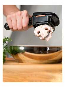Shredders & Slicers - Black - View 3