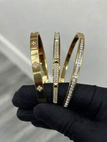 1/3件時尚優雅可愛18K鍍金不鏽鋼心形三葉草耳環扣手鍊，搭配16K鍍金銅星形心形三葉草圓形手鍊套組，適合女性日常配戴、週年禮物、婚禮、生日禮物，女友與母親的完美選擇 - 金色 - 查看 1