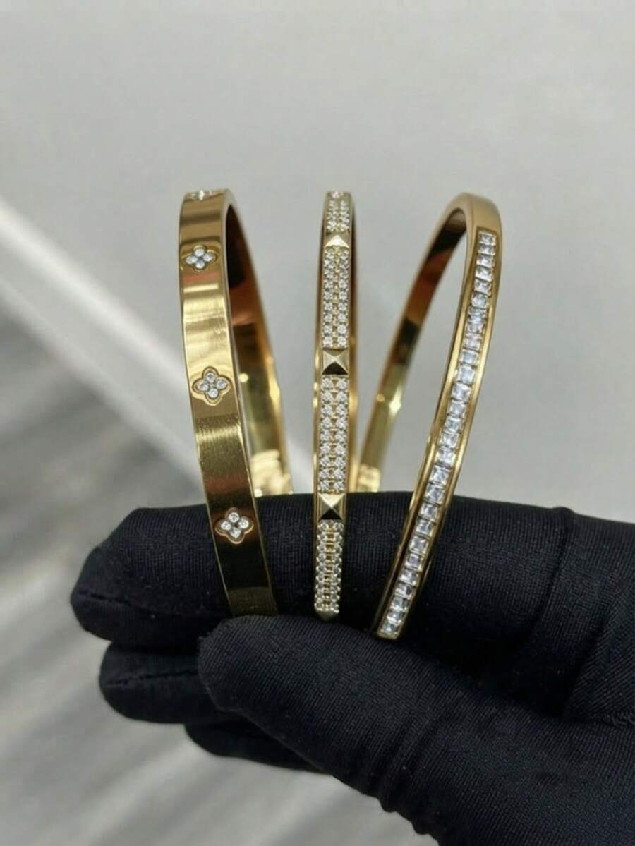 1/3件時尚優雅可愛18K鍍金不鏽鋼心形三葉草耳環扣手鍊,搭配16K鍍金銅星形心形三葉草圓形手鍊套組,適合女性日常配戴、週年禮物、婚禮、生日禮物,女友與母親的完美選擇 - 金色 - 查看 1