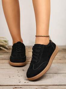Zapatillas deportivas de pana negra con cordones para mujer, detalle de talón blanco, suela de goma, estilo retro de caña baja, casuales para caminar y entrenar - Negro - Ver 4