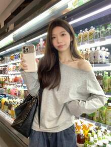 女款露肩長袖針織毛衣，標準版型，休閒純色上衣，適合秋季穿著度假 - 灰色 - 查看 5