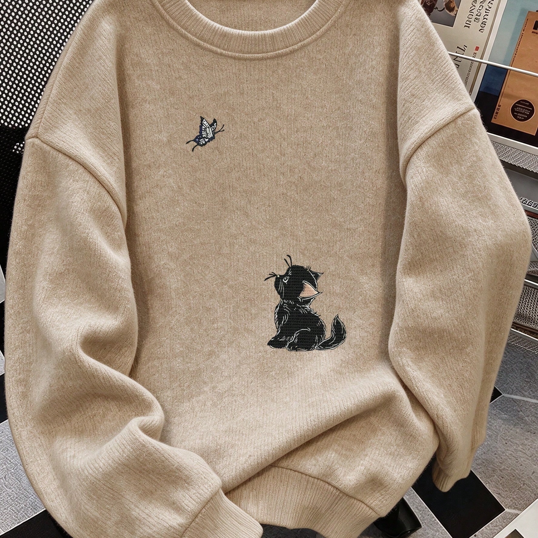 Plus Size Women's Autumn Vacation Cat & Butterfly Pattern Round Neck Long Sleeve Casual Khaki Knit Sweater/Autumn Outfit Fall