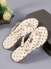 1 Pair Cute Girls Polka Dot Heart Rhinestone Decor Flip Flop Sandals, Children Summer Beach Daily Holiday Shoes - Beige - View 3