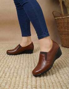 Women Flats - Brown - View 3