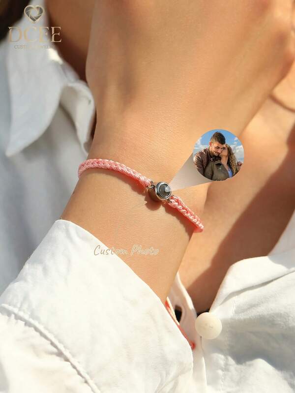 Pulsera Proyectora de Fotos de Acero Inoxidable, Pulsera de Proyección Trenzada Ajustable y Colorida, 11 Opciones de Color Pulsera de Memoria de Fotos de Pareja Familia, Amigos, Ella, Para Aniversarios, Cumpleaños, Día de la Madre, Día de San Valentín, Graduación, Regalo Personalizado
