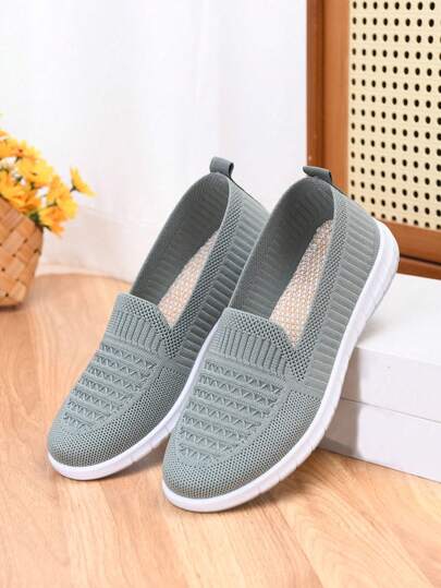 Zapatos ligeros para mujer de primavera/otoño 2025, suela blanda, antideslizante y transpirable para mujeres de mediana edad y mayores, cómodas bailarinas casuales para abuelas