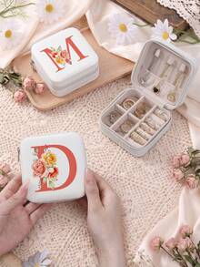 復古花卉字母旅行小珠寶盒，適用於項鍊與戒指，3.9in*2in PU皮革白色珠寶收納盒，適合女性，理想的節日禮物 - Floral Initials - 查看 3