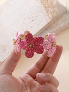 1 pieza Brazalete ancho de flor tejida de doble color rojo y rosa estilo Ins, brazalete ajustable de tono tierra estético vintage para chica suave, adecuado para vacaciones en la playa, picnic de primavera/verano, camping, atuendo Maillard de otoño/invierno, desplazamiento diario al trabajo, fotografía de viaje pastoral en ciudad antigua, a juego con vestido de lino marrón claro - Multicolor - Ver 7