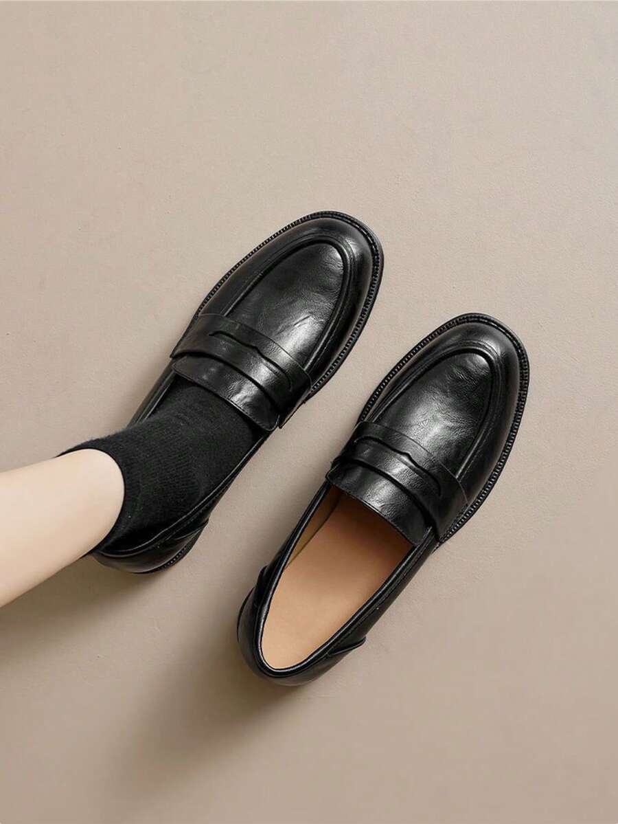 British Vintage Black Penny Loafers Women Round Toe Pleated Leather Low ...