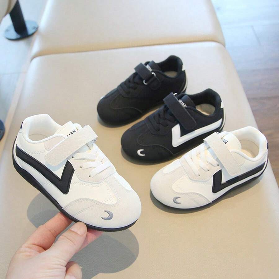 Children's Moon Embroidery German Training Shoes, Unisex Toddler Hook-And-Loop Shoes, Soft Sole Anti-Slip Baby Sneakers