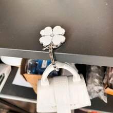 1pc Elegant Four-Leaf Clover White Design Foldable Handbag Hook - Fashionable Aluminum Alloy Wallet Table Hook, Decorated With Heart-Shaped Flower, Portable Metal Purse Stand, Suitable For Fashion Accessory Enthusiasts - Multicolor - View 11